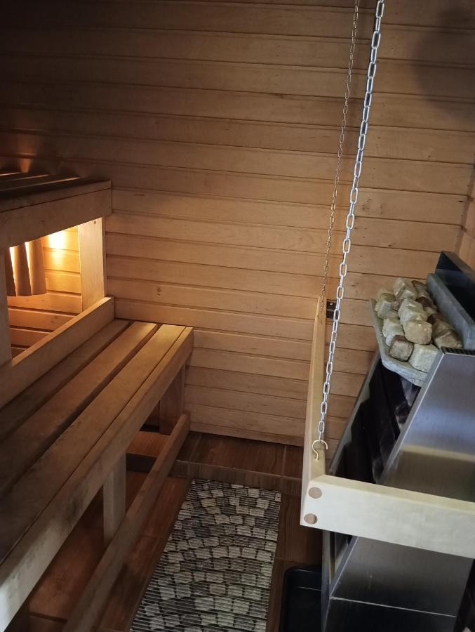 Kauba 6-1 Apartment With Sauna And Yacuzzi Kuressaare Esterno foto
